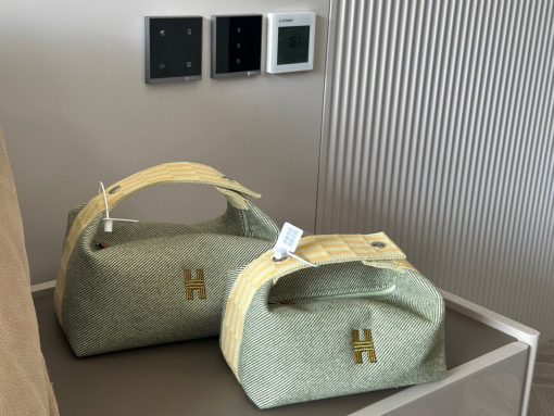 Hermes toiletry bag - Image 8