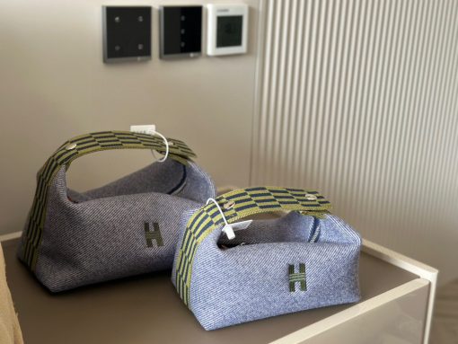 Hermes toiletry bag - Image 9