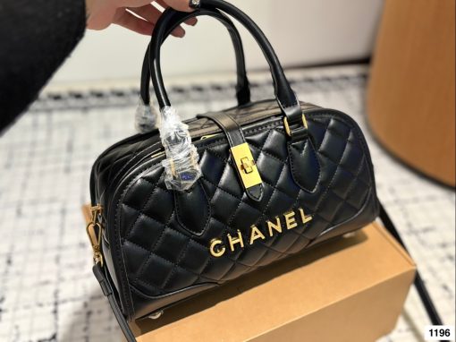 Chanel handbag - Image 4