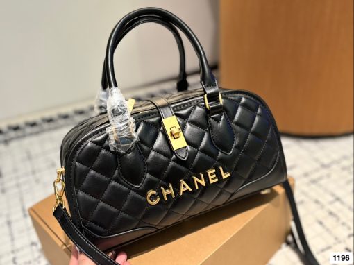 Chanel handbag - Image 8