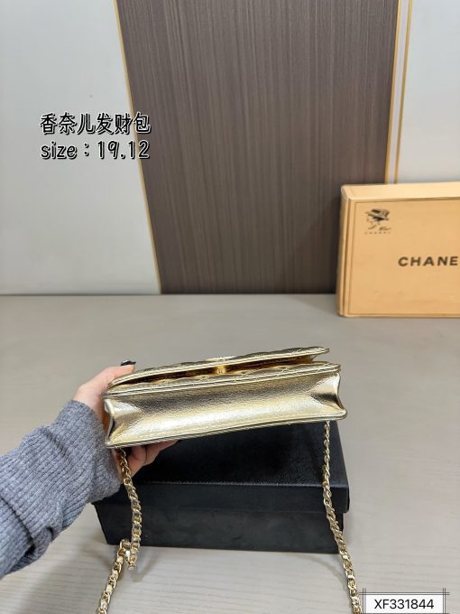 Chanel Diamond Money bag - Image 5
