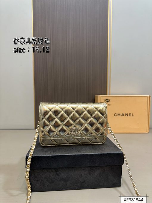 Chanel Diamond Money bag