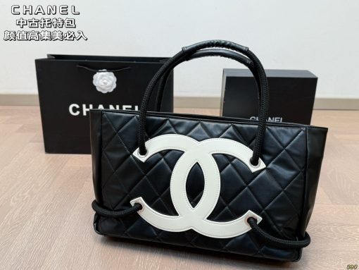 CHANEL tote bag - Image 4