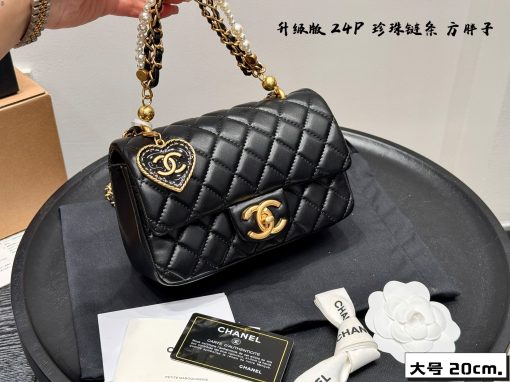 Chanel pearl chain bag - Image 4