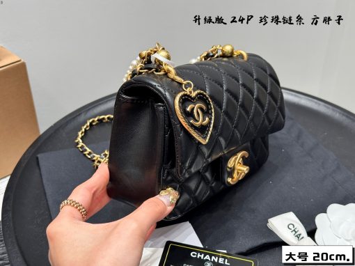 Chanel pearl chain bag - Image 7