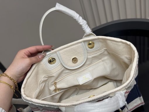 Chanel denim beach bag - Image 5