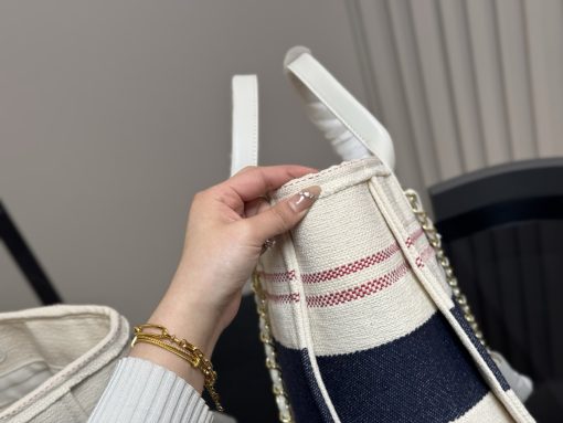 Chanel denim beach bag - Image 7