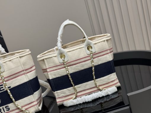 Chanel denim beach bag - Image 8