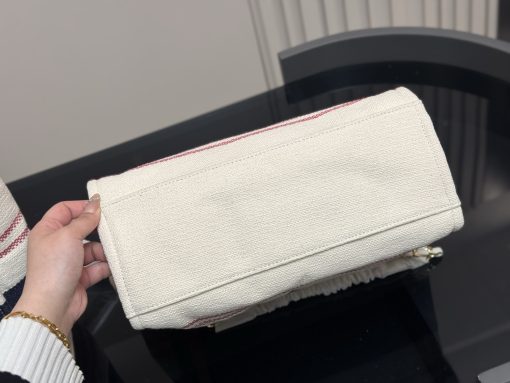 Chanel denim beach bag - Image 9