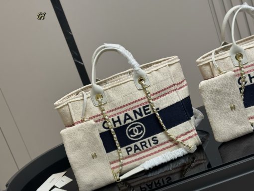 Chanel denim beach bag - Image 10