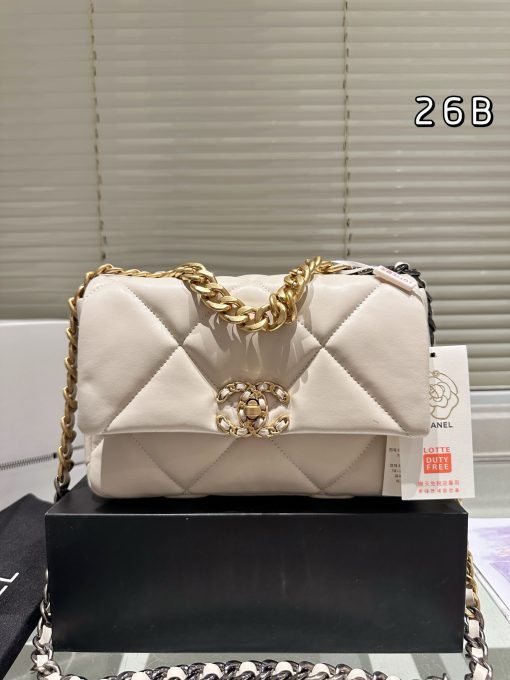 Chanel handbags and bags - Image 4