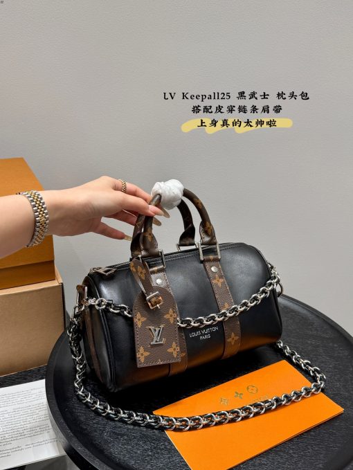 LV Keepa pillow bag - Image 7