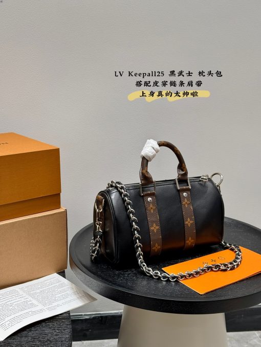 LV Keepa pillow bag - Image 8