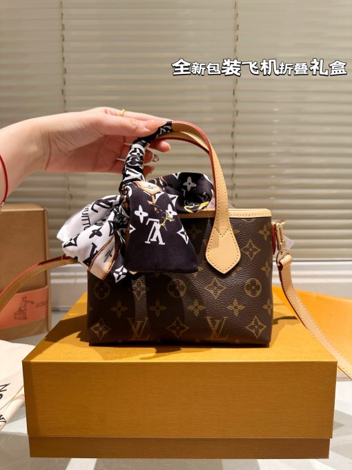 LV Neverfu - Image 6