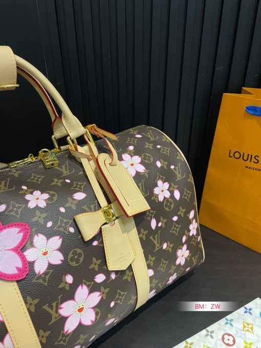 LV travel bag - Image 4
