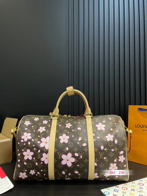 LV travel bag - Image 8