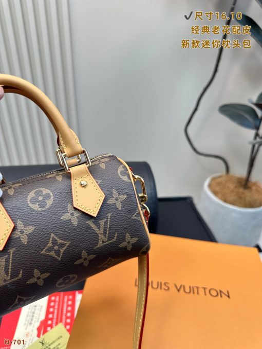 LV mini pillow bag - Image 6