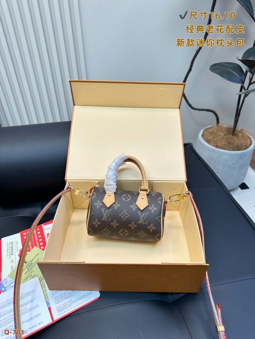 LV mini pillow bag - Image 9