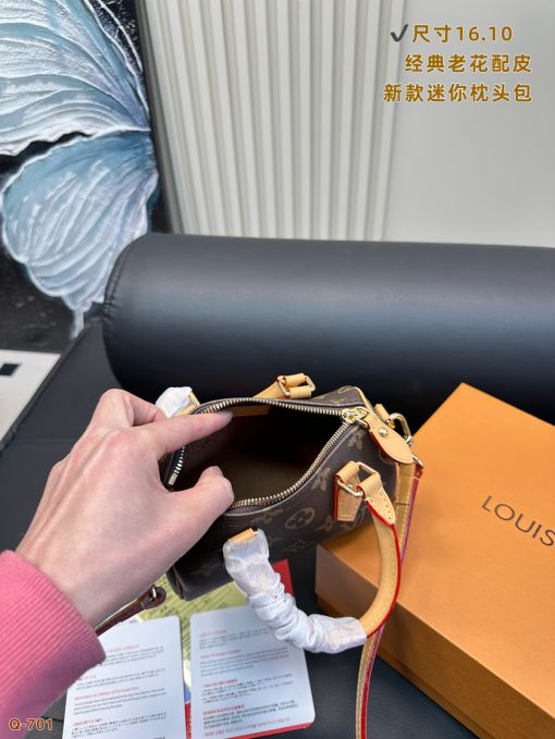 LV mini pillow bag - Image 10