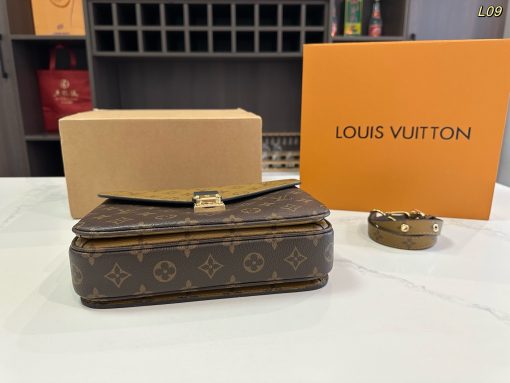 LV messenger bag - Image 9