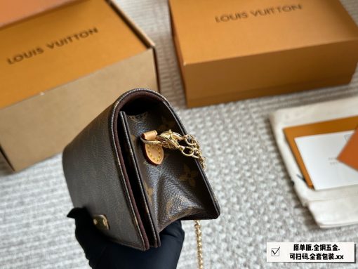 LV WALLET ON CHAIN LILY - Image 4