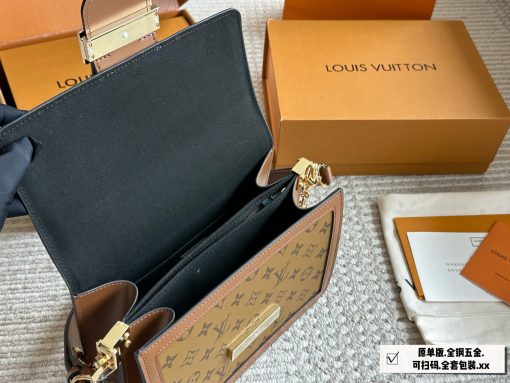 Louis Vuitton messenger bag - Image 10