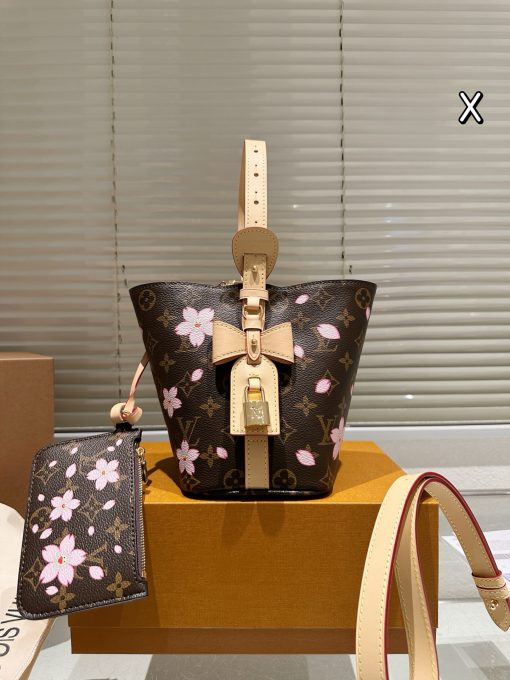 LV All InBB handbag