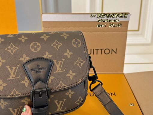 LV messenger bag - Image 5