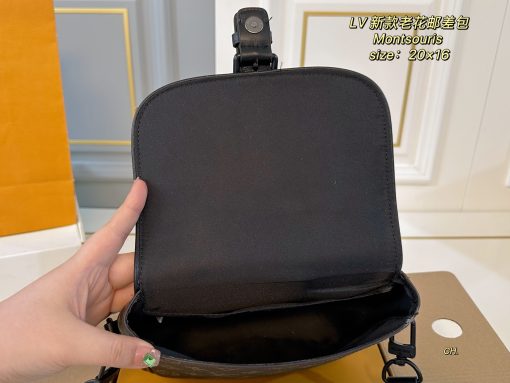 LV messenger bag - Image 10