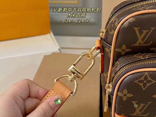 LV camera bag - Image 7