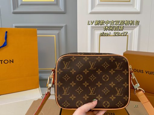 LV camera bag - Image 8