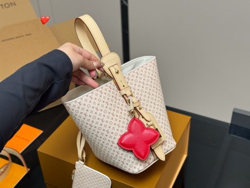 LV bucket bag - Image 3