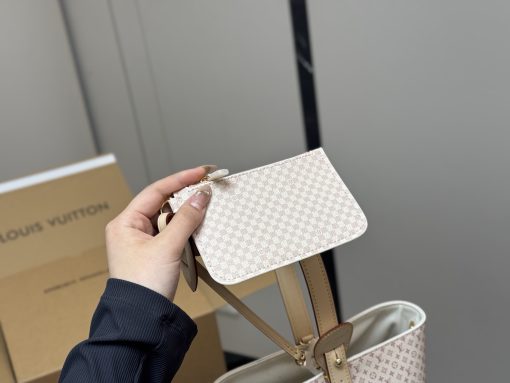 LV bucket bag - Image 4