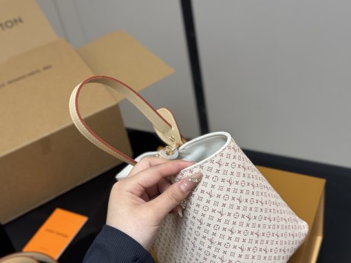 LV bucket bag - Image 7
