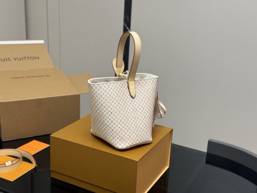 LV bucket bag - Image 8
