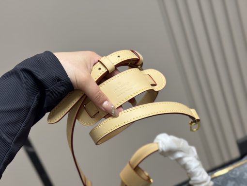 LV Keepall travel bag - Image 7