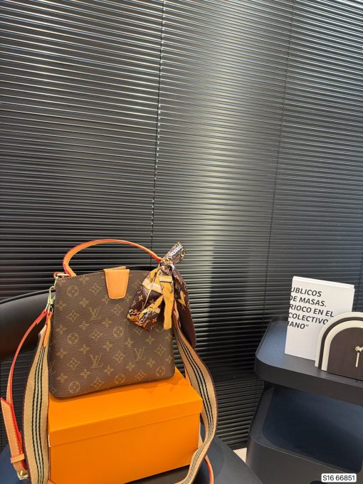 LV tote bag
