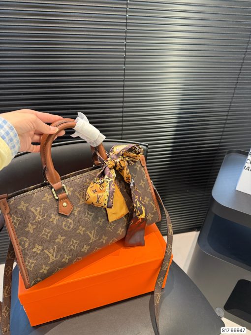 LV tote bag - Image 3