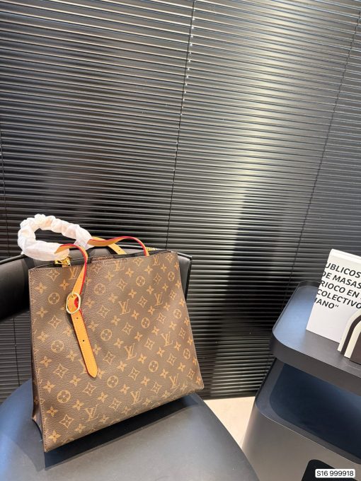 LV tote bag - Image 6