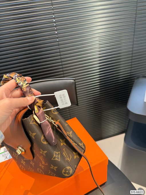 LV tote bag - Image 5