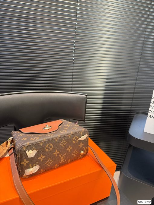LV tote bag - Image 8