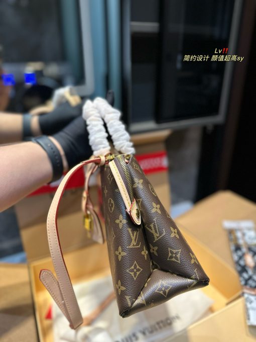 LV FLEUR TOTE handbag - Image 5