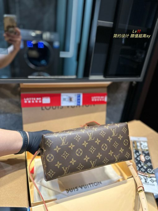 LV FLEUR TOTE handbag - Image 6