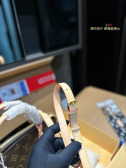 LV FLEUR TOTE handbag - Image 8