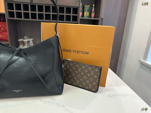 LV carryall - Image 5