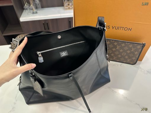LV carryall - Image 10
