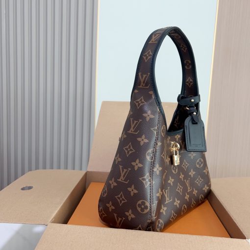 LV underarm bag - Image 4