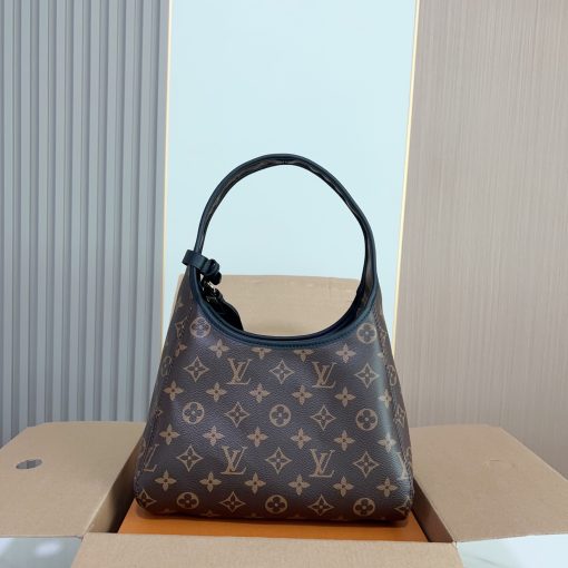 LV underarm bag - Image 6