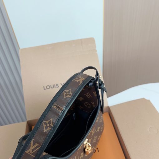 LV underarm bag - Image 7
