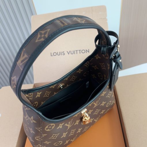 LV underarm bag - Image 8